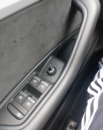 Audi A4 cena 88900 przebieg: 62200, rok produkcji 2019 z Racibórz małe 137